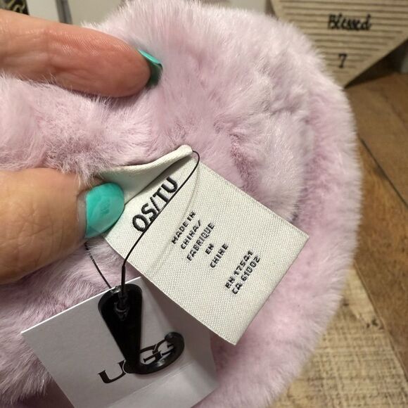UGG FAUX FUR HEADBAND WOMENS ONE SIZE DUSTY LILAC COZY HEAD & EAR WARMER NWT - Picture 3 of 8